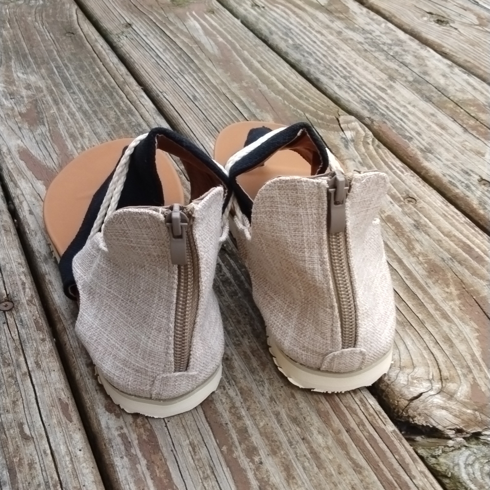 Sandals - Picture 2 of 3